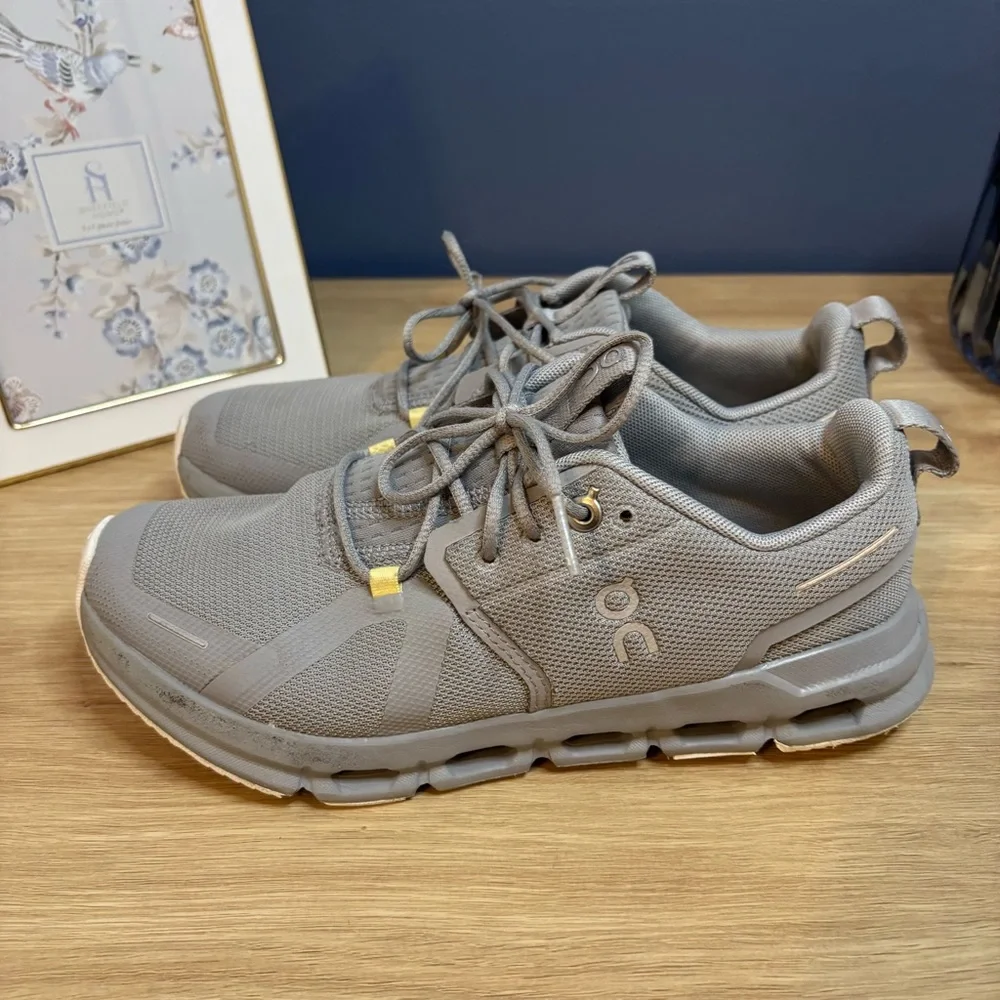 Kids OnCloud shoes - 4.5y - Picture 5 of 7